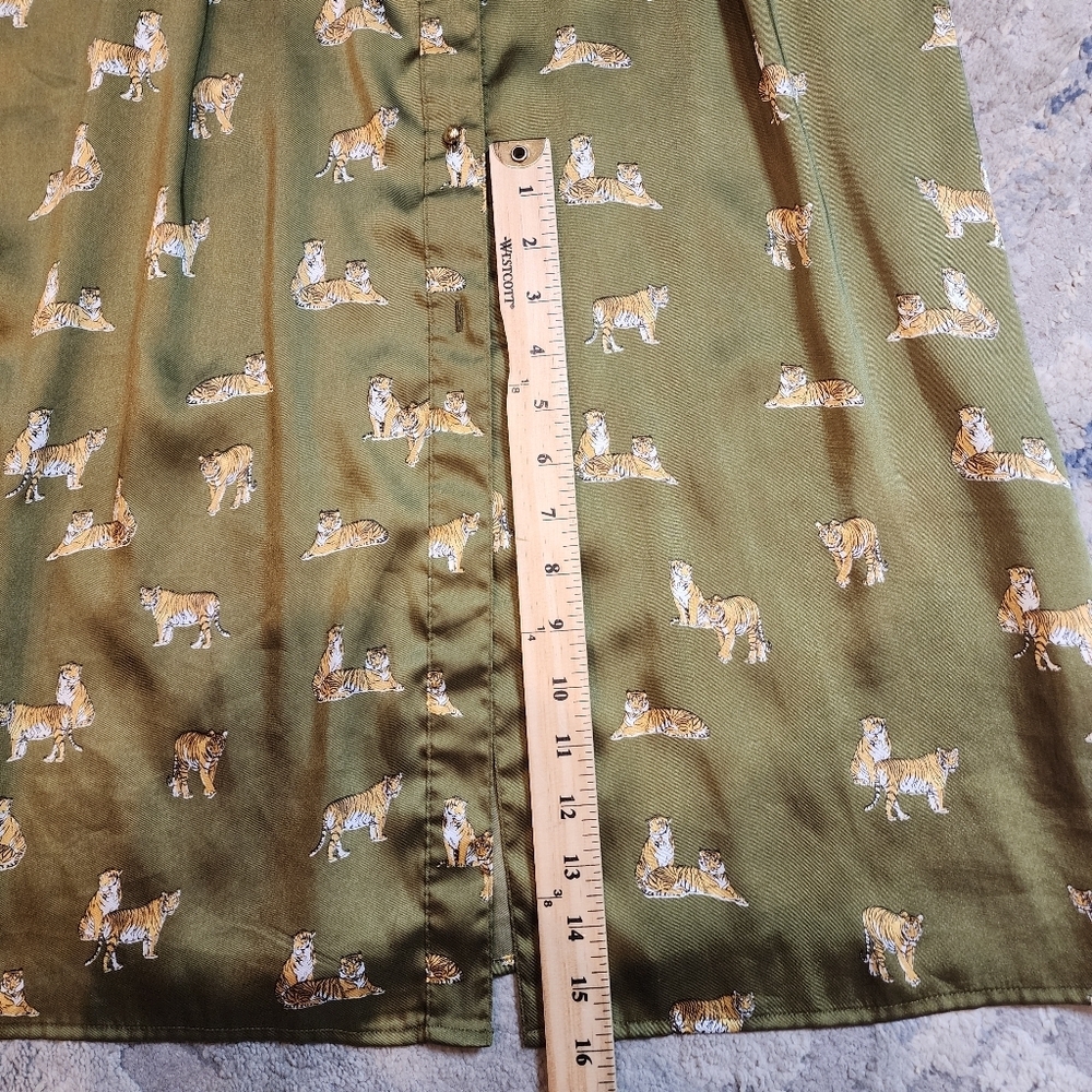 Zara Tiger Printed Green Satin Button Front Balloon Sleeve Pleated Midi Dress. M - Picture 10 of 17